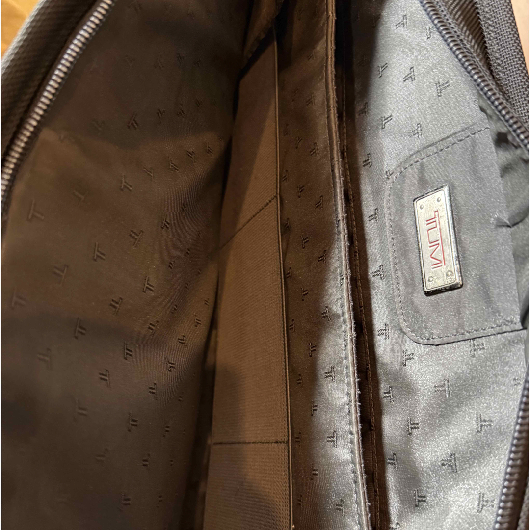 TUMI - TUMI ビジネストートバッグ 美品 26111D4 の通販 by 断捨 TUMI - TUMI ビジネストートバッグ 美品 26111D4 の通販 by 断捨