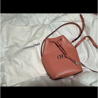 Salvatore Ferragamo(ショルダーバッグ)のフリマアイテム一覧 Salvatore Ferragamo(ショルダーバッグ)のフリマアイテム一覧