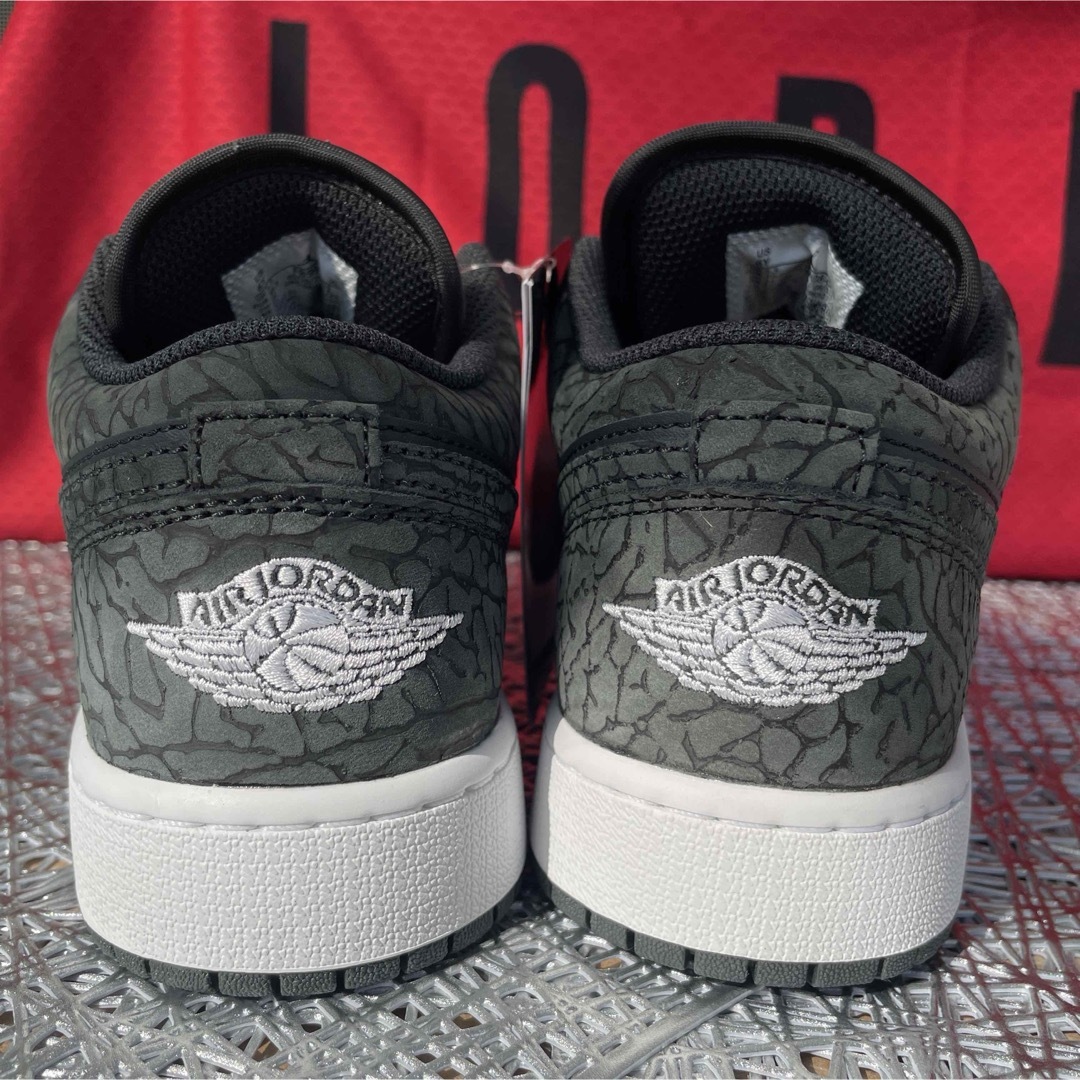 NIKE - NIKE☆AIR JORDAN 1☆LOW(GS) ☆セメント☆25cmの通販 by NIKE - NIKE☆AIR JORDAN 1☆LOW(GS) ☆セメント☆25cmの通販 by