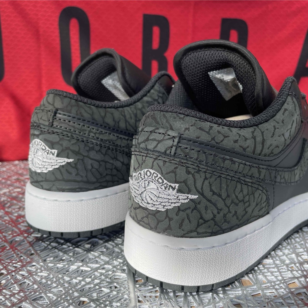 NIKE - NIKE☆AIR JORDAN 1☆LOW(GS) ☆セメント☆25cmの通販 by NIKE - NIKE☆AIR JORDAN 1☆LOW(GS) ☆セメント☆25cmの通販 by
