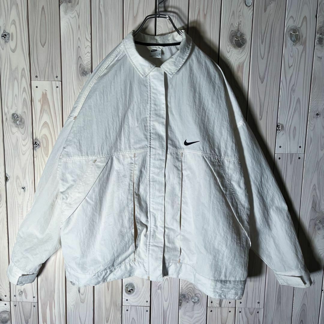 NIKE - 【美品 XL】ナイキ 両面刺繍 スウッシュロゴ ナイロン NIKE - 【美品 XL】ナイキ 両面刺繍 スウッシュロゴ ナイロン