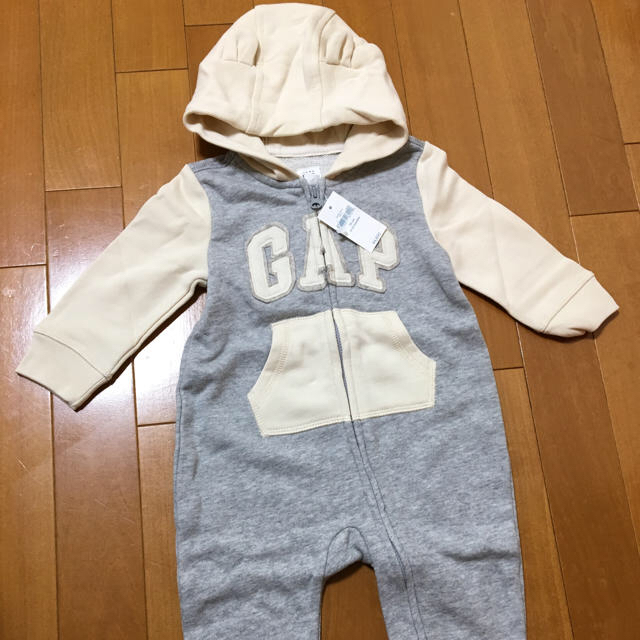 babyGAP(ベビーギャップ)のくま耳付きロンパース＆星柄ロンパース70 キッズ/ベビー/マタニティのベビー服(~85cm)(カバーオール)の商品写真