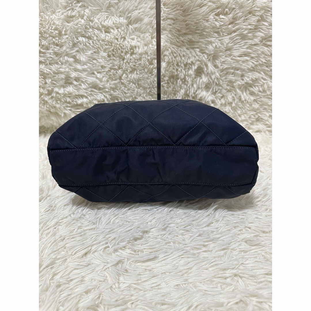 PRADA - 希少 プラダ キルティング チェーン 三角ロゴ PRADA - 希少 プラダ キルティング チェーン 三角ロゴ