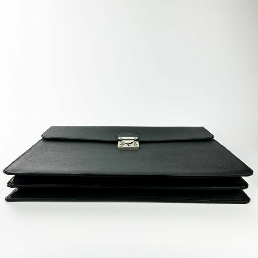 LOUIS VUITTON - ✨極美品✨ ルイヴィトン タイガ ロブスト1 LOUIS VUITTON - ✨極美品✨ ルイヴィトン タイガ ロブスト1