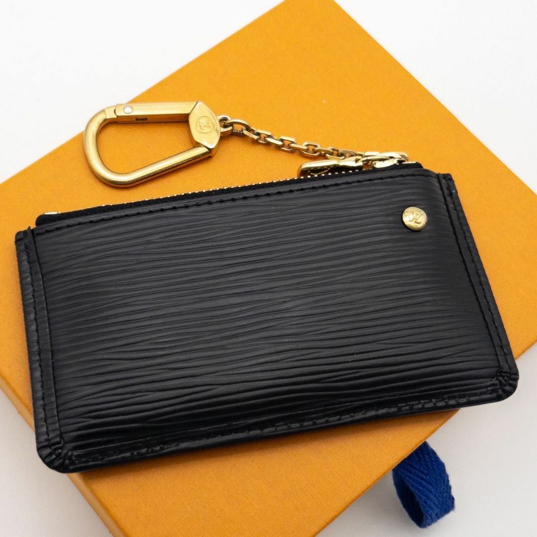 LOUIS VUITTON - 【極美品】ルイヴィトン ポシェットクレ エピ LOUIS VUITTON - 【極美品】ルイヴィトン ポシェットクレ エピ
