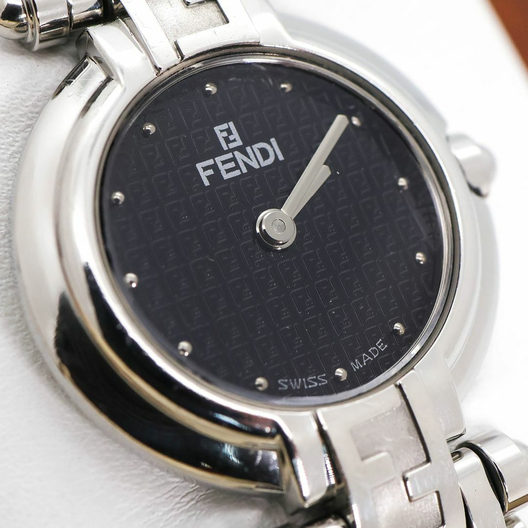 FENDI - 稼働 FENDI 腕時計 750L ズッカ 新品電池 黒文字盤 FENDI - 稼働 FENDI 腕時計 750L ズッカ 新品電池 黒文字盤