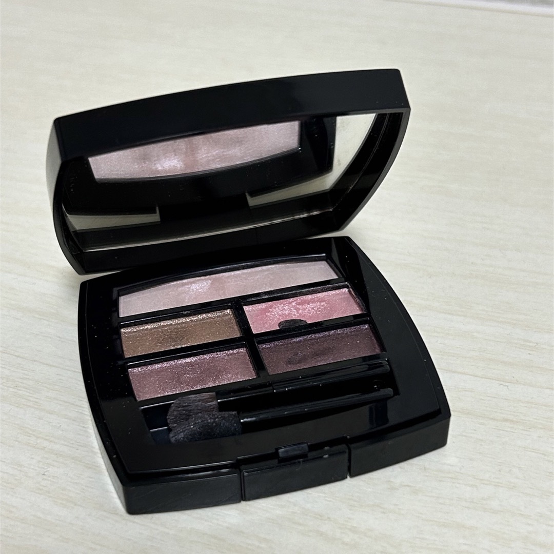 CHANEL - CHANEL レベージュパレットルガール ライト の通販 by CHANEL - CHANEL レベージュパレットルガール ライト の通販 by