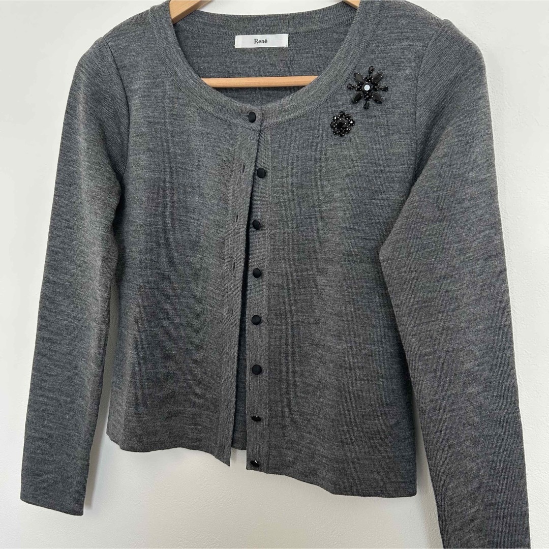 René - 【極美品】Rene ルネ ビジュー付き グレー カーディガン René - 【極美品】Rene ルネ ビジュー付き グレー カーディガン
