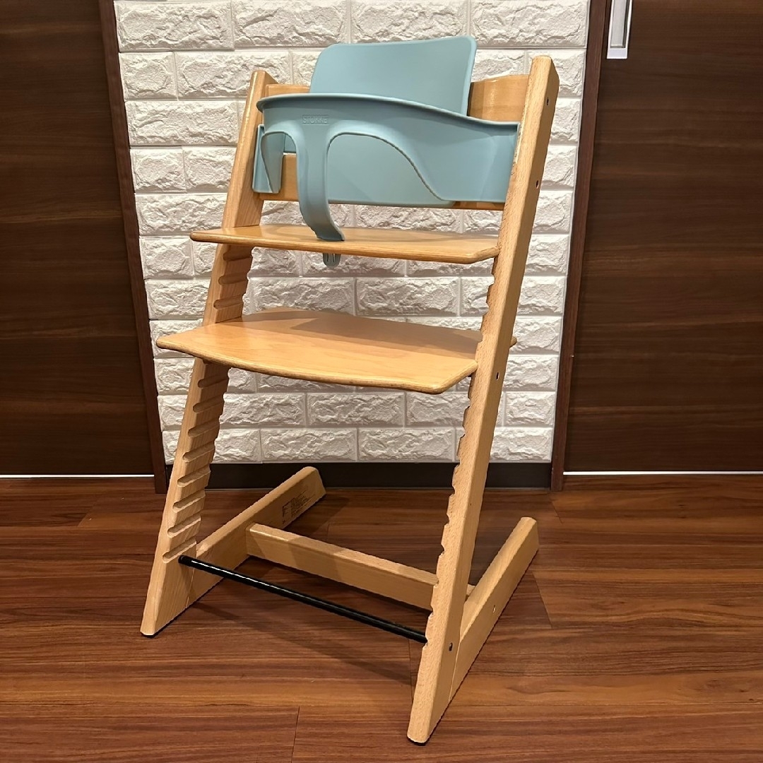 Stokke - 人気 ストッケ トリップトラップ ナチュラル ブルー Stokke - 人気 ストッケ トリップトラップ ナチュラル ブルー