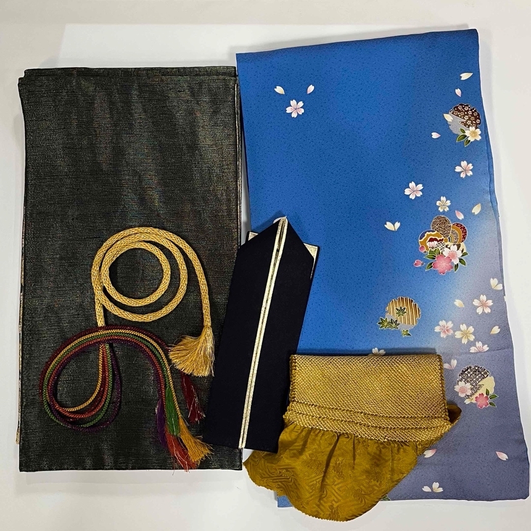 振袖used品☆ 3色ボカシ染に桜と牡丹と雪輪柄 振袖5点セットの 振袖used品☆ 3色ボカシ染に桜と牡丹と雪輪柄 振袖5点セットの
