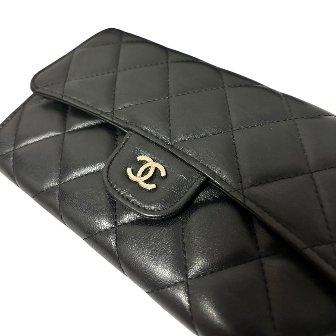 CHANEL - CHANEL シャネル マトラッセ ラムスキン ココマーク 三 CHANEL - CHANEL シャネル マトラッセ ラムスキン ココマーク 三