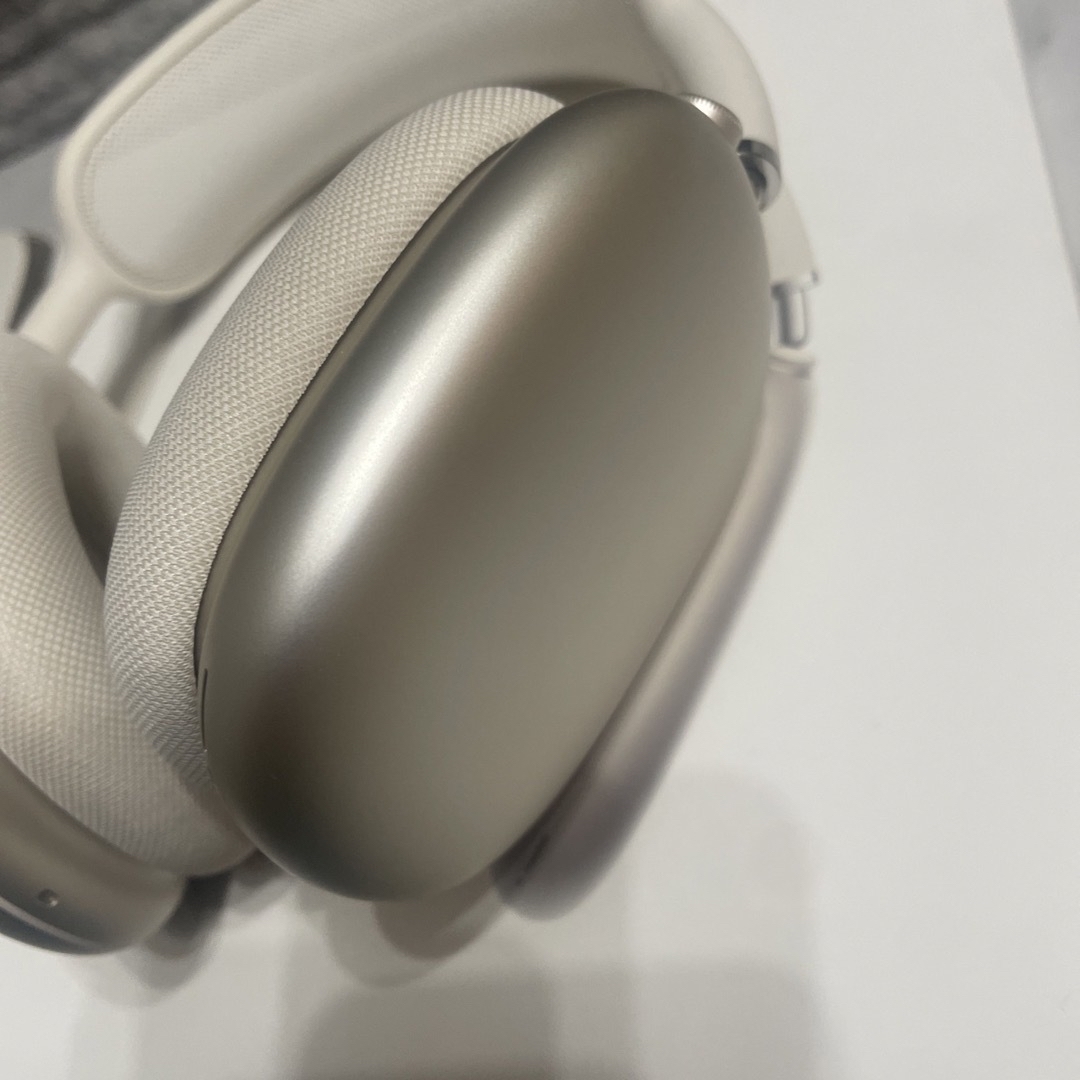 Apple - アップル AirPods Max 2024年モデル スターライトの通販 Apple - アップル AirPods Max 2024年モデル スターライトの通販