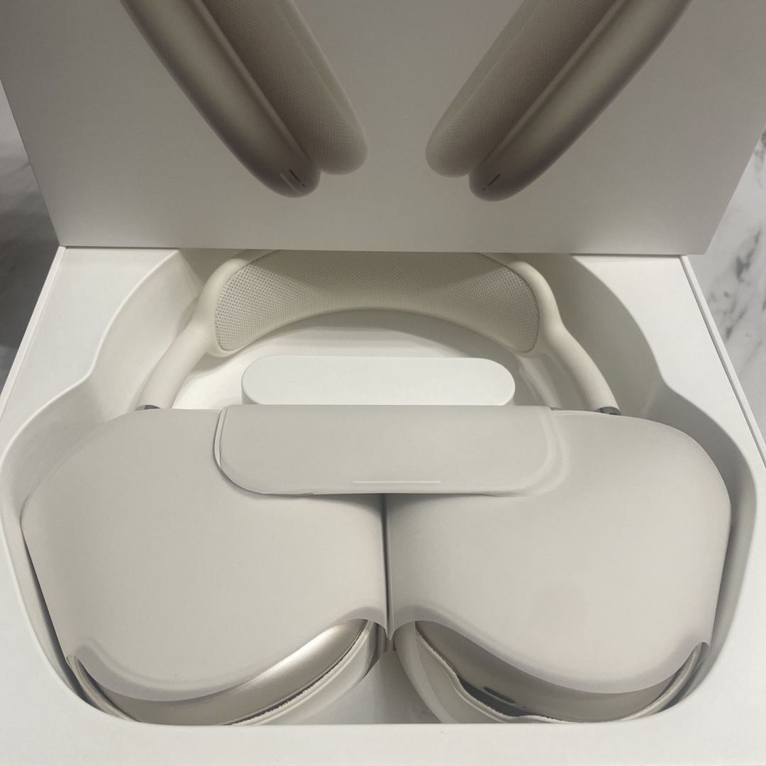 Apple - アップル AirPods Max 2024年モデル スターライトの通販 Apple - アップル AirPods Max 2024年モデル スターライトの通販