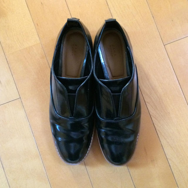 ZARA(ザラ)の黒 シンプルシューズ レディースの靴/シューズ(ローファー/革靴)の商品写真