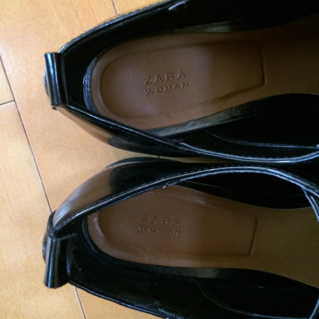 ZARA(ザラ)の黒 シンプルシューズ レディースの靴/シューズ(ローファー/革靴)の商品写真
