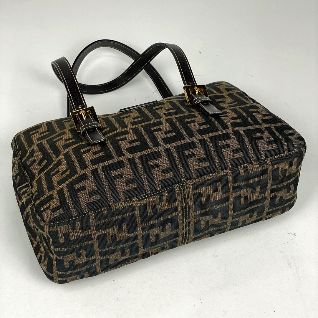 FENDI - フェンディ ズッカ柄 ハンドバッグ レディース 【中古 FENDI - フェンディ ズッカ柄 ハンドバッグ レディース 【中古