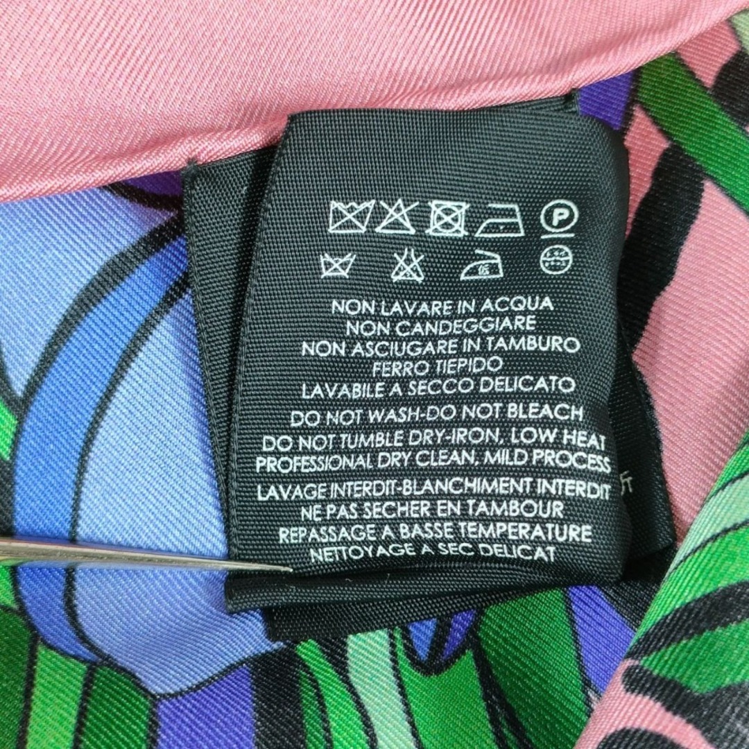 GUCCI - 美品 GUCCI グッチ シルク100% トラ ボタニカル柄 GUCCI - 美品 GUCCI グッチ シルク100% トラ ボタニカル柄