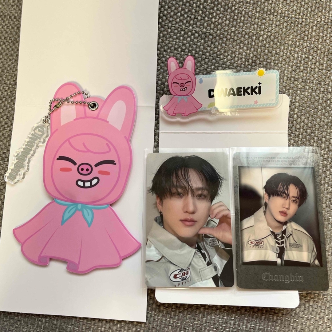 Stray Kids(ストレイキッズ)のStrayKids dominATE チャンビン トゥエッキ エンタメ/ホビーのタレントグッズ(アイドルグッズ)の商品写真