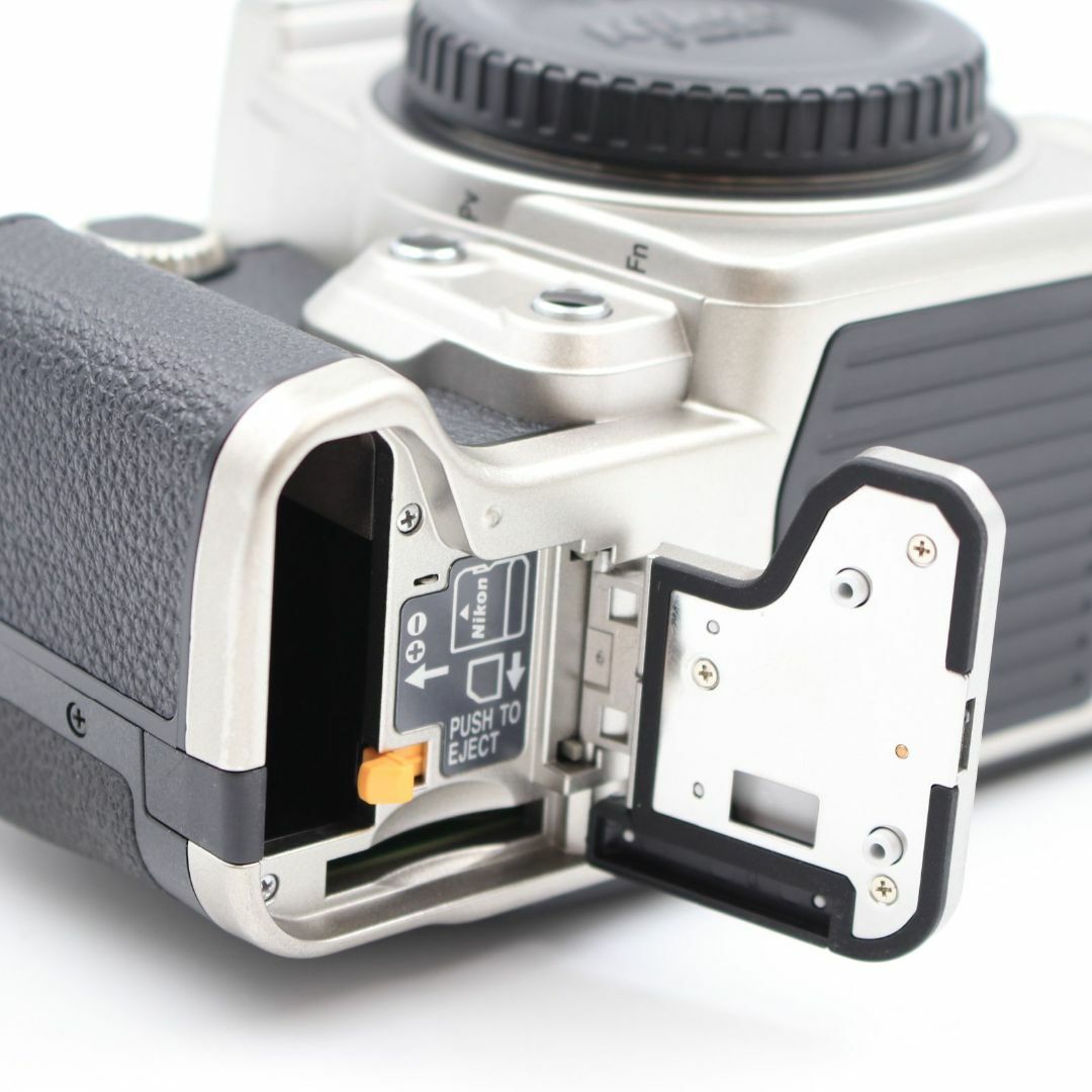 Nikon - □シャッター数2097枚!新品同様□ Nikon Df デジタル Nikon - □シャッター数2097枚!新品同様□ Nikon Df デジタル