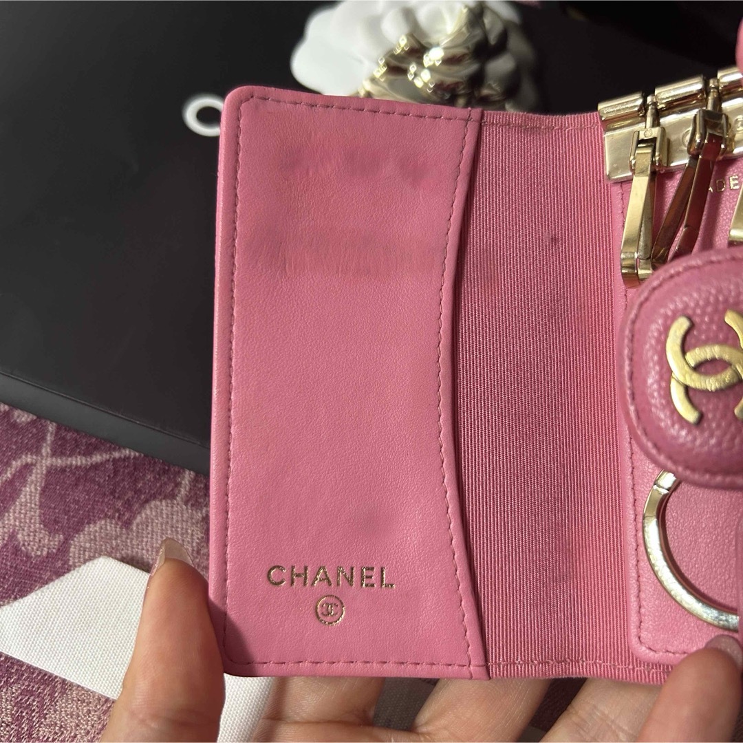 CHANEL - CHANELシャネル 4連キーケース ゴールド金具 CHANEL - CHANELシャネル 4連キーケース ゴールド金具