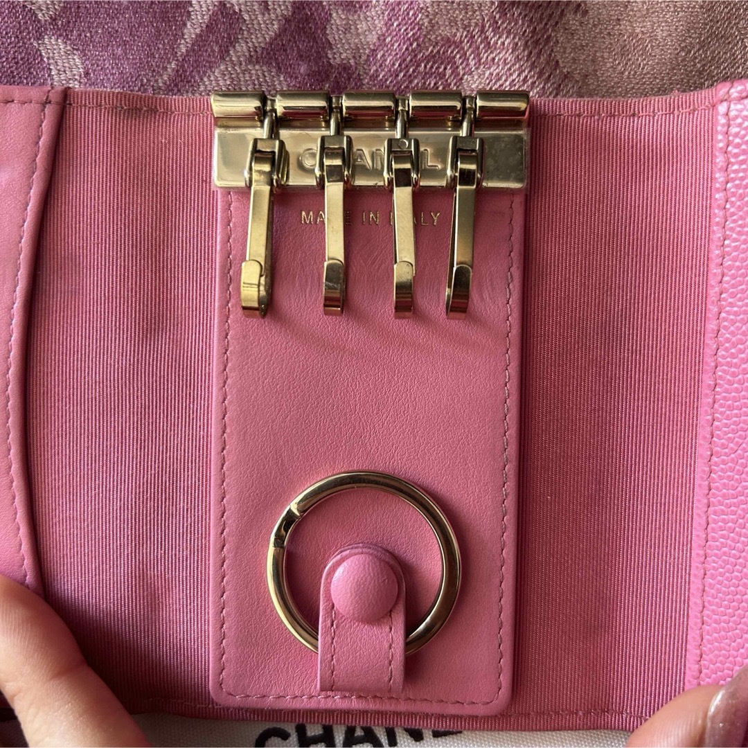 CHANEL - CHANELシャネル 4連キーケース ゴールド金具 CHANEL - CHANELシャネル 4連キーケース ゴールド金具