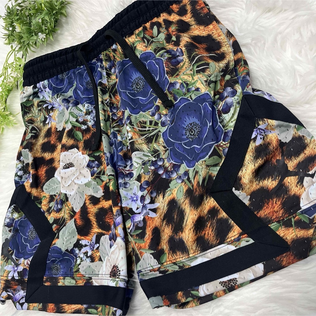 NIKE - NIKE ナイキ JORDAN バスパン ショートパンツ 花柄の通販 NIKE - NIKE ナイキ JORDAN バスパン ショートパンツ 花柄の通販