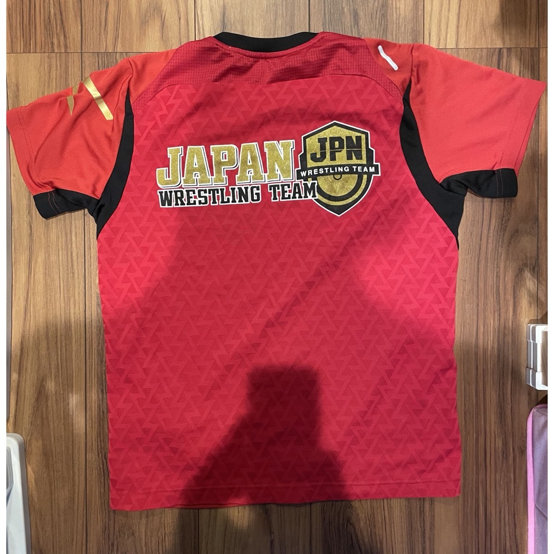 asics - レスリング 日本代表JPN WRESTLING TEAM 赤 Tシャツの asics - レスリング 日本代表JPN WRESTLING TEAM 赤 Tシャツの
