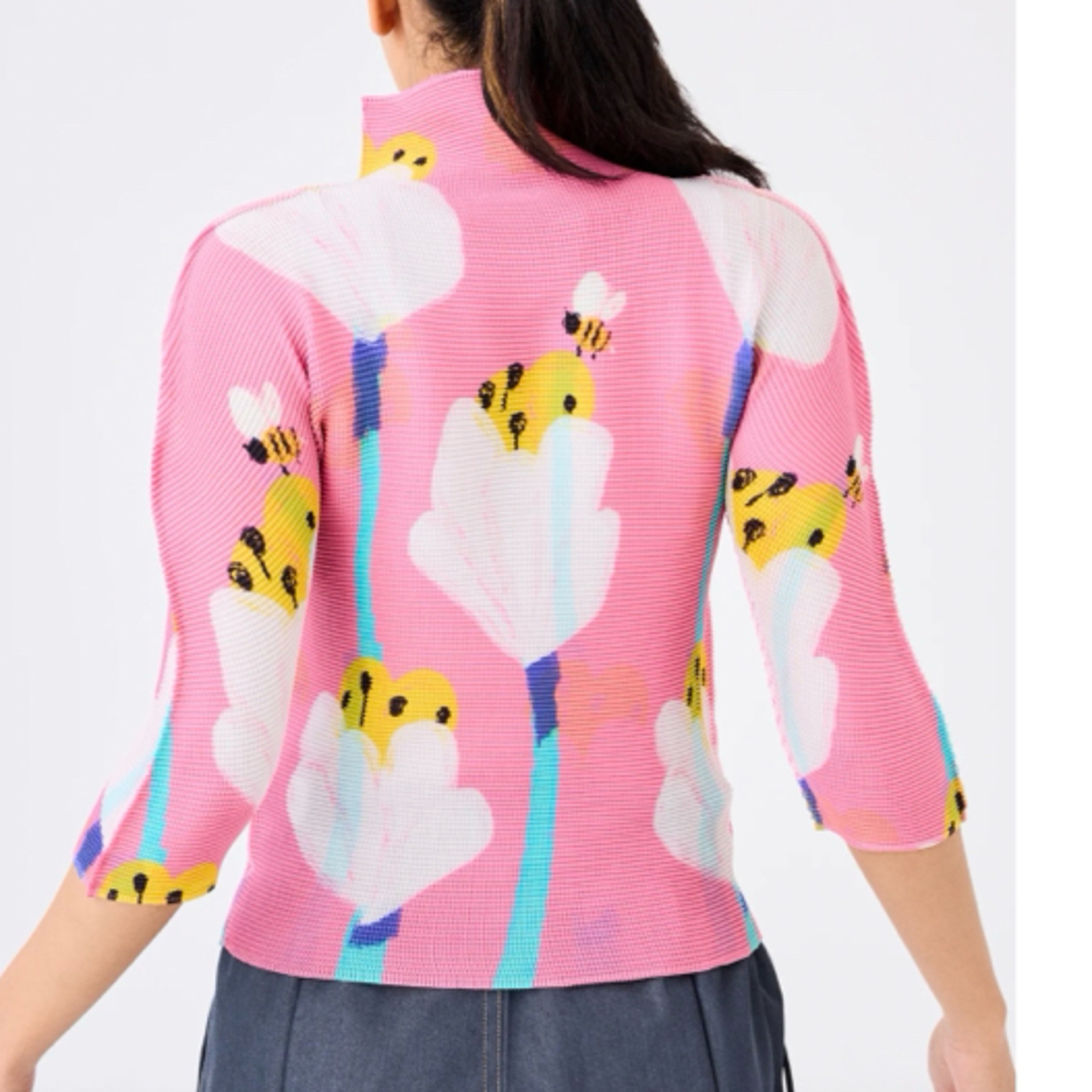 ISSEY MIYAKE - ミーバイISSEY MIYAKE BEE5部袖トップスピンクの ISSEY MIYAKE - ミーバイISSEY MIYAKE BEE5部袖トップスピンクの