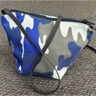PRADA - プラダ PRADA ナイロン スマートフォンケース Re-Nylon PRADA - プラダ PRADA ナイロン スマートフォンケース Re-Nylon