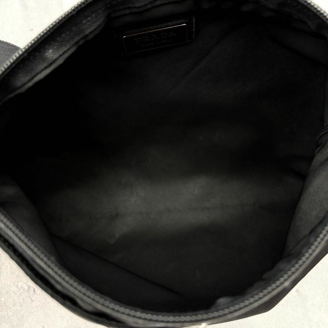 PRADA - 【美品】プラダ サコッシュ ショルダーバッグ 三角ロゴ PRADA - 【美品】プラダ サコッシュ ショルダーバッグ 三角ロゴ