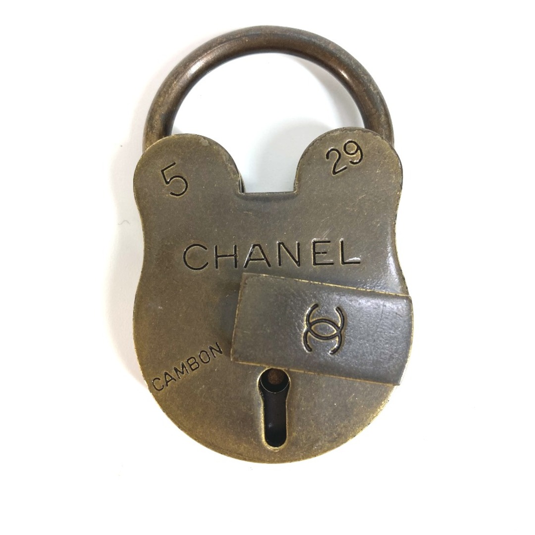 CHANEL - シャネル CHANEL CC ココマーク ロゴ KEY 鍵 00A CHANEL - シャネル CHANEL CC ココマーク ロゴ KEY 鍵 00A