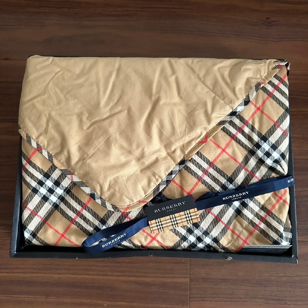 BURBERRY - 未使用 BURBERRY バーバリー ノバチェック 羽毛 BURBERRY - 未使用 BURBERRY バーバリー ノバチェック 羽毛