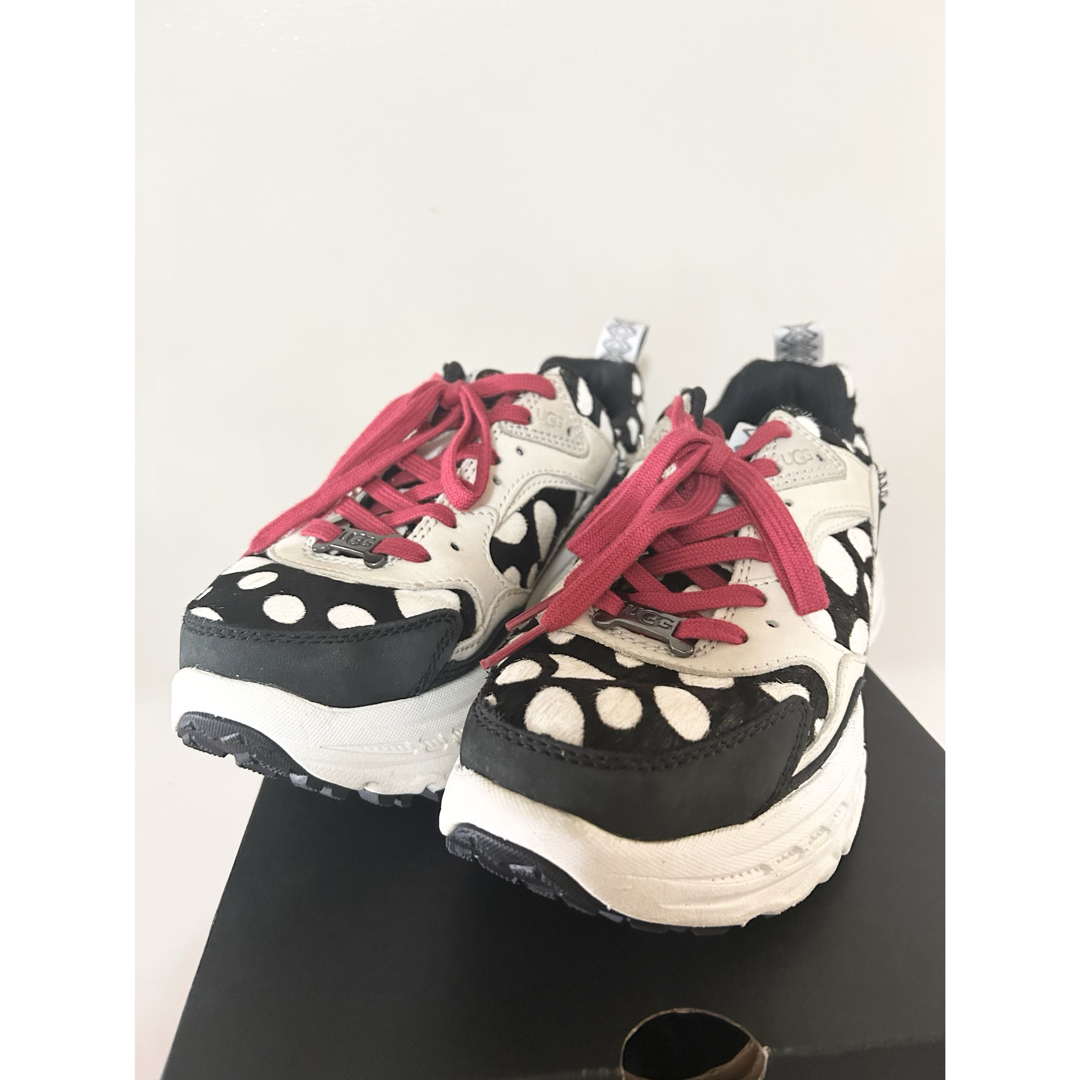 UGG - 美品✨UGG スニーカー CA805ダルメシアン 黒白 24cmの通販 UGG - 美品✨UGG スニーカー CA805ダルメシアン 黒白 24cmの通販