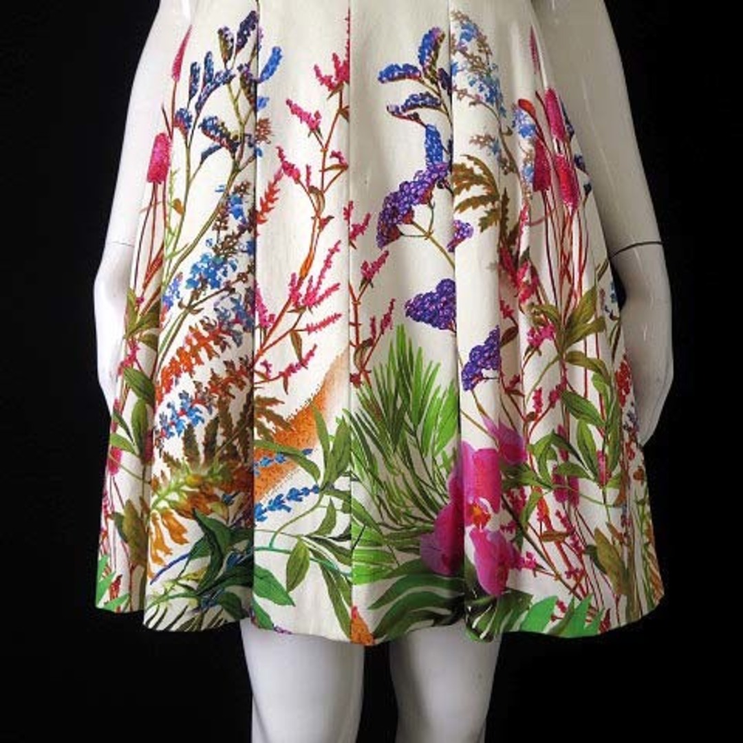 ZARA - ザラ ZARA ワンピース フラワー 花柄 フレア ひざ丈 ZARA - ザラ ZARA ワンピース フラワー 花柄 フレア ひざ丈
