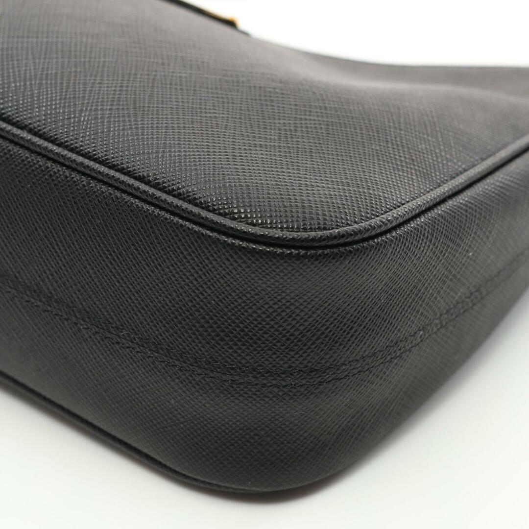 PRADA - プラダ PRADA SAFFIANO LUX Re-Edition 1995 チェーン PRADA - プラダ PRADA SAFFIANO LUX Re-Edition 1995 チェーン