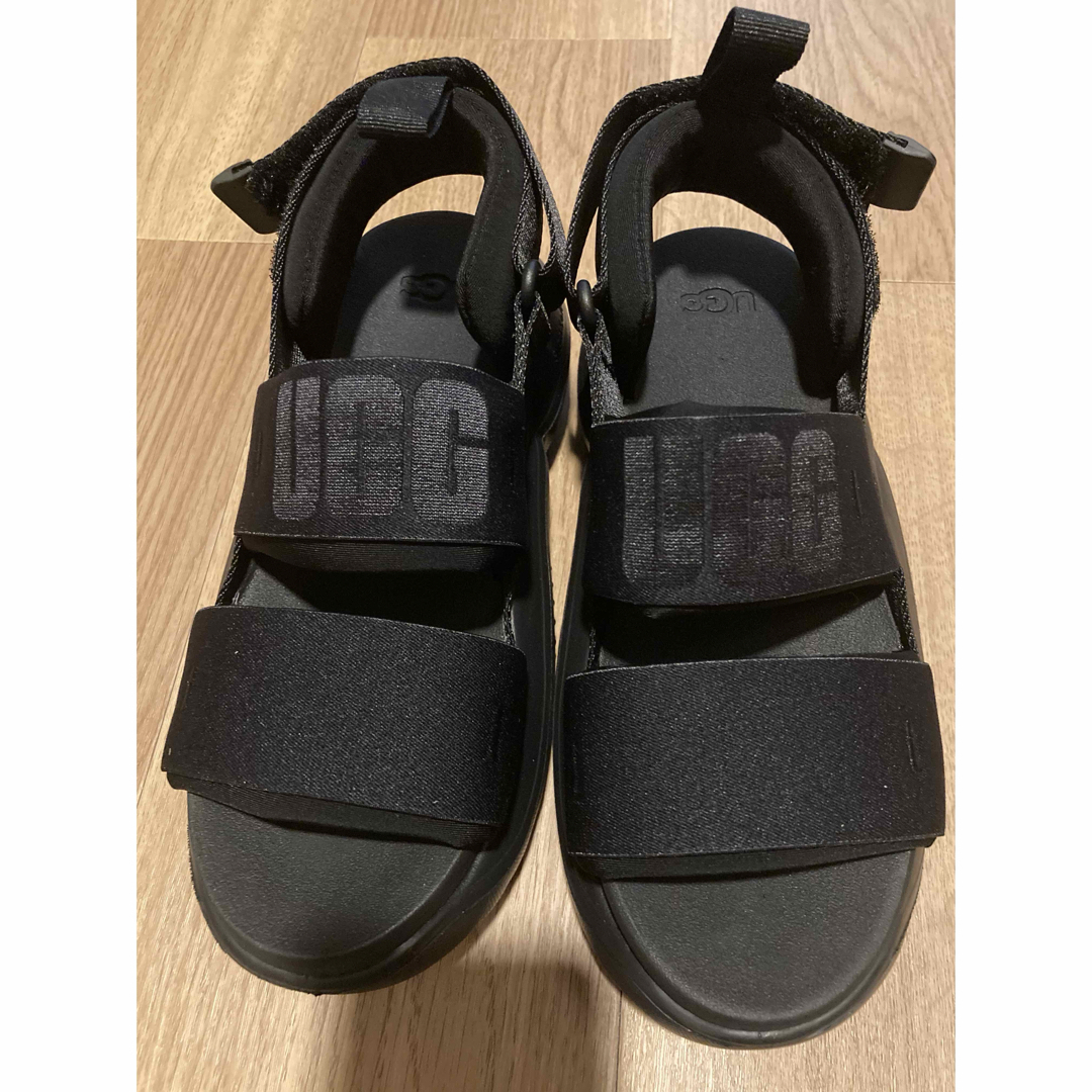 UGG - UGG厚底サンダル箱無し未使用に近いの通販 by 吉田 愛's UGG - UGG厚底サンダル箱無し未使用に近いの通販 by 吉田 愛's
