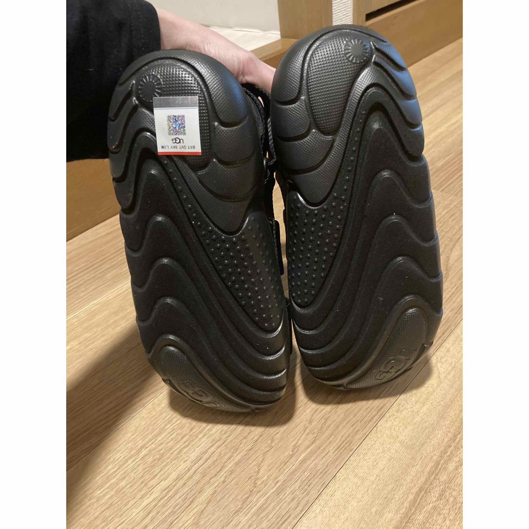 UGG - UGG厚底サンダル箱無し未使用に近いの通販 by 吉田 愛's UGG - UGG厚底サンダル箱無し未使用に近いの通販 by 吉田 愛's