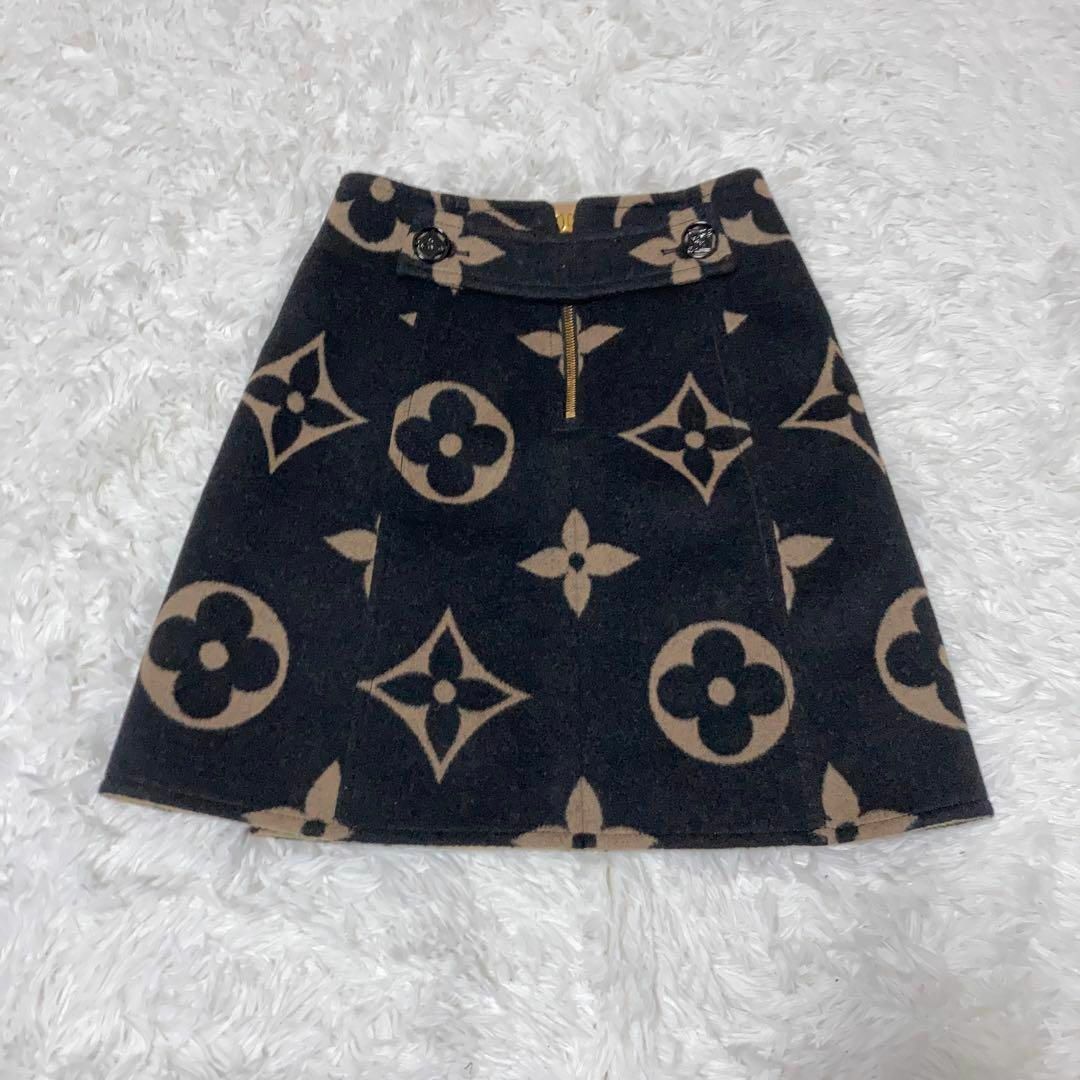 LOUIS VUITTON - 【新品・タグ&箱付き】Louis Vuitton スカート LOUIS VUITTON - 【新品・タグ&箱付き】Louis Vuitton スカート