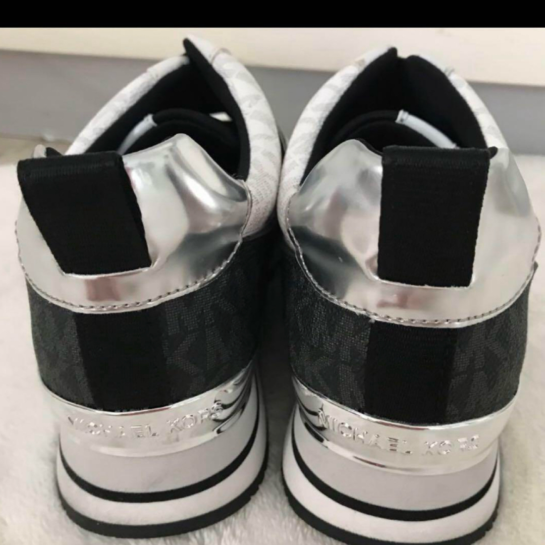 MICHAEL KORS - 超美品【MICHAEL KORS】ブラック ホワイト MICHAEL KORS - 超美品【MICHAEL KORS】ブラック ホワイト