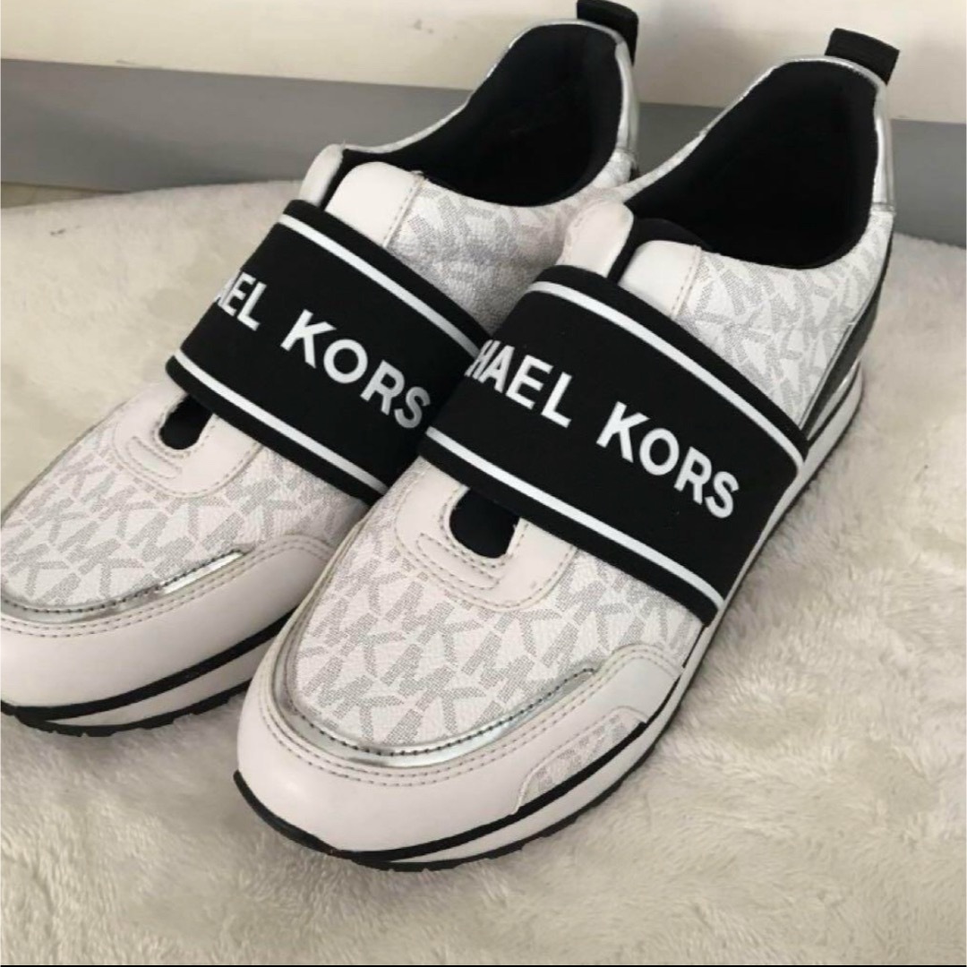 MICHAEL KORS - 超美品【MICHAEL KORS】ブラック ホワイト MICHAEL KORS - 超美品【MICHAEL KORS】ブラック ホワイト
