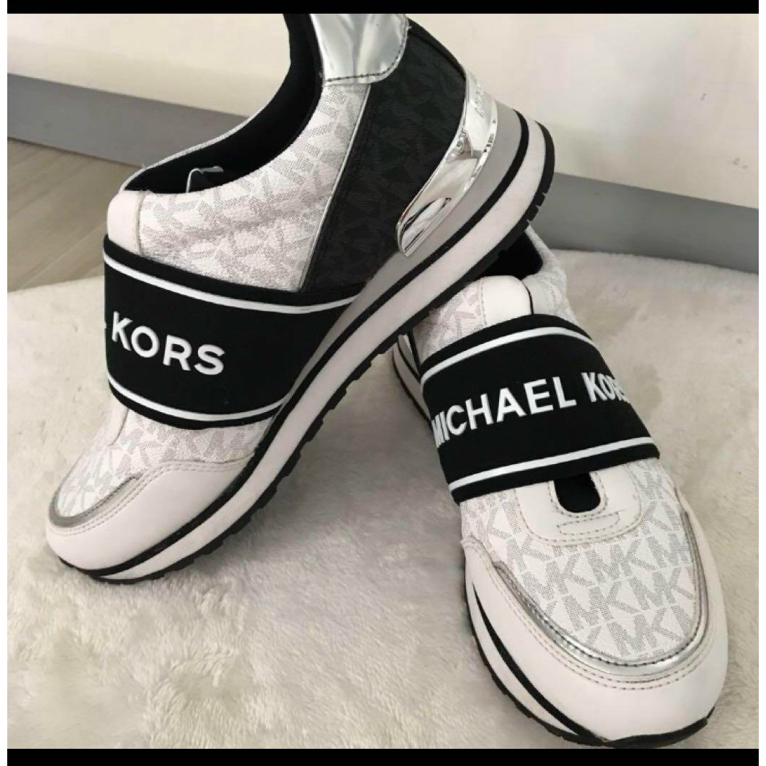 MICHAEL KORS - 超美品【MICHAEL KORS】ブラック ホワイト MICHAEL KORS - 超美品【MICHAEL KORS】ブラック ホワイト