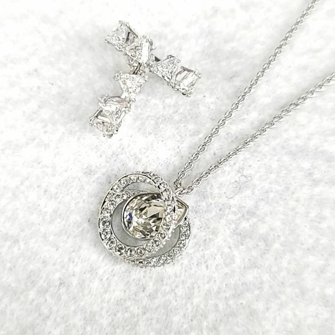 SWAROVSKI - ○未使用級箱付〇スワロフスキー Ortyx ピアス SWAROVSKI - ○未使用級箱付〇スワロフスキー Ortyx ピアス