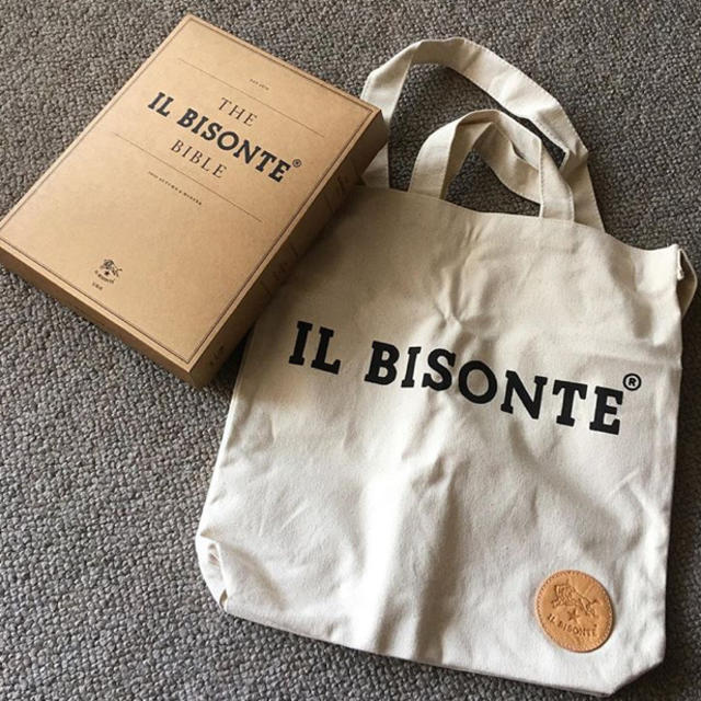 IL BISONTE(イルビゾンテ)の新品未使用💕イルビゾンテムック本 レディースのバッグ(トートバッグ)の商品写真