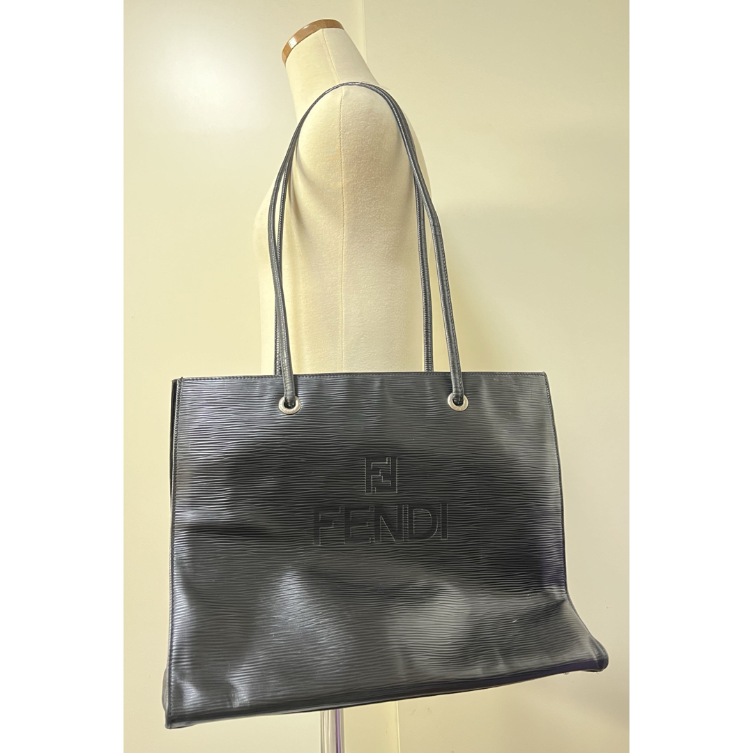 FENDI - 希少.美品.本物】 FENDI フェンディ エピレザー 本革 FENDI - 希少.美品.本物】 FENDI フェンディ エピレザー 本革