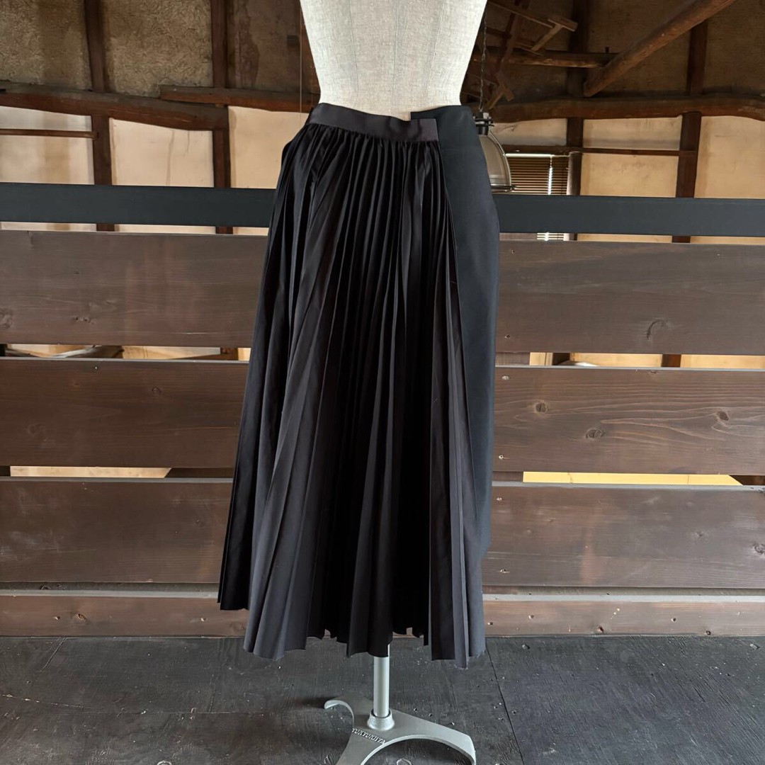 sacai - 良品 sacai サイド プリーツ ドッキング ラップ sacai - 良品 sacai サイド プリーツ ドッキング ラップ