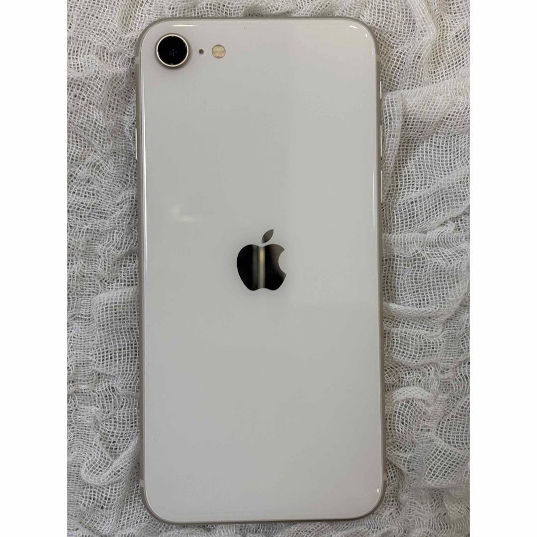 Apple - iPhoneSE 第3世代 64GB スターライト バッテリー84%の Apple - iPhoneSE 第3世代 64GB スターライト バッテリー84%の