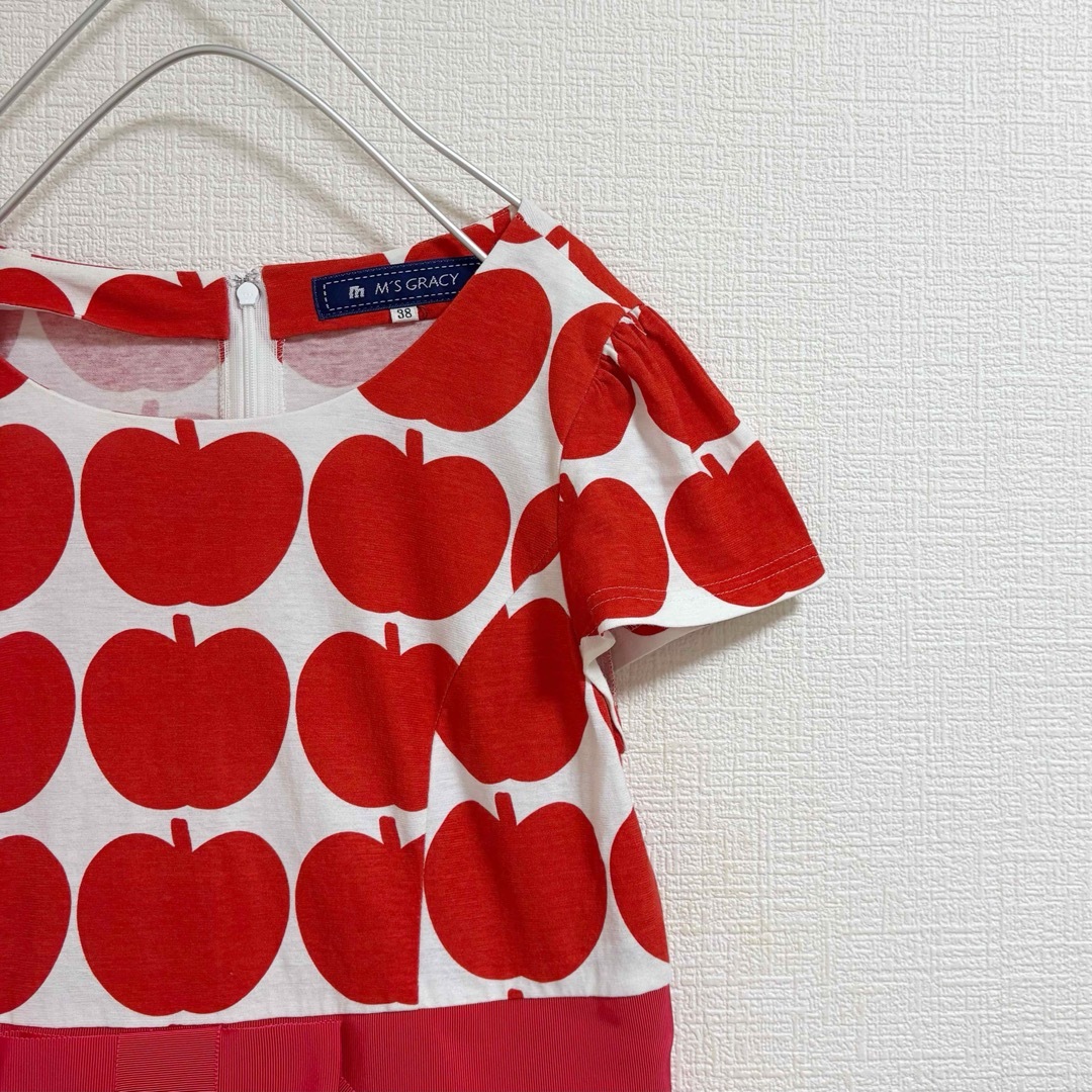 M'S GRACY(エムズグレイシー)のエムズグレイシー　Tシャツ　リンゴ柄 半袖　コットン　レトロ レディースのトップス(Tシャツ(半袖/袖なし))の商品写真