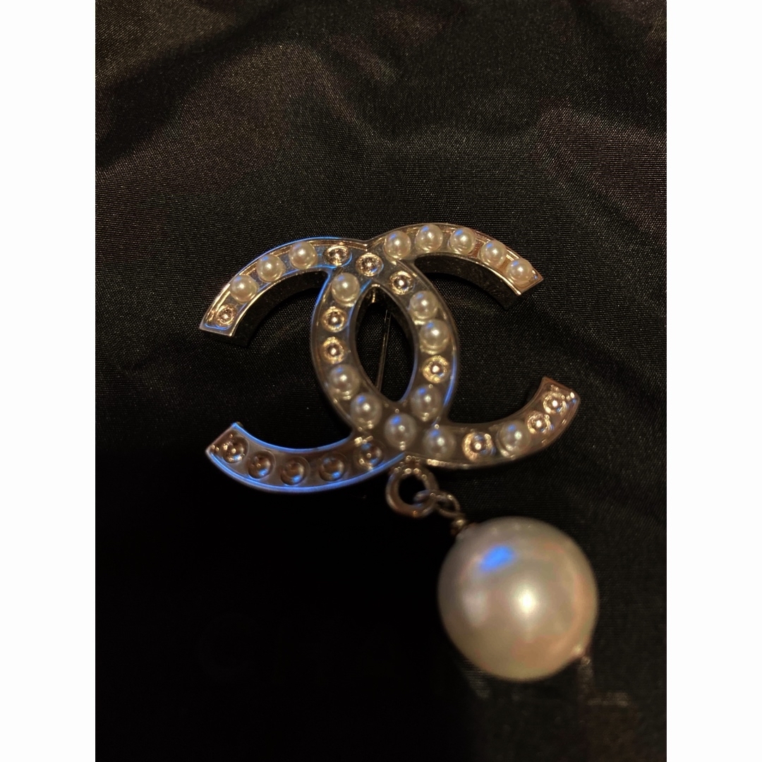 CHANEL - CHANELブローチの通販 by ゆうこ|シャネルならラクマ CHANEL - CHANELブローチの通販 by ゆうこ|シャネルならラクマ