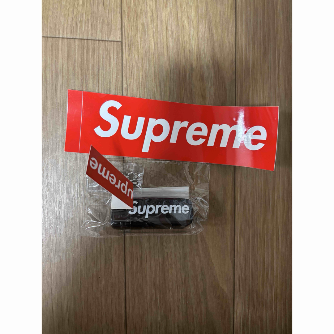 Supreme - supreme Floating Keychainの通販 by りりずs shop Supreme - supreme Floating Keychainの通販 by りりずs shop