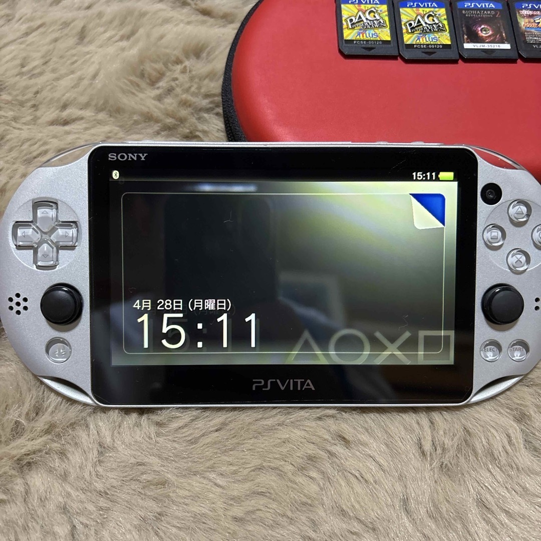 PlayStation Vita - PlayStation PSVITA PCH-2000 シルバーの PlayStation Vita - PlayStation PSVITA PCH-2000 シルバーの